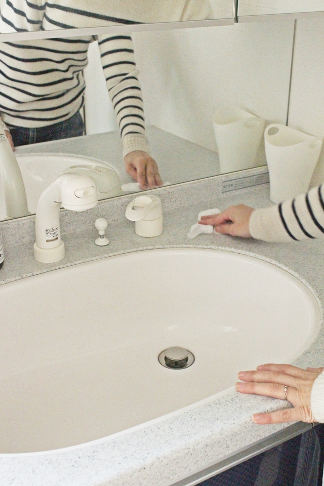 洗面所の髪の毛対策は、手を伸ばせばできる30秒掃除で！