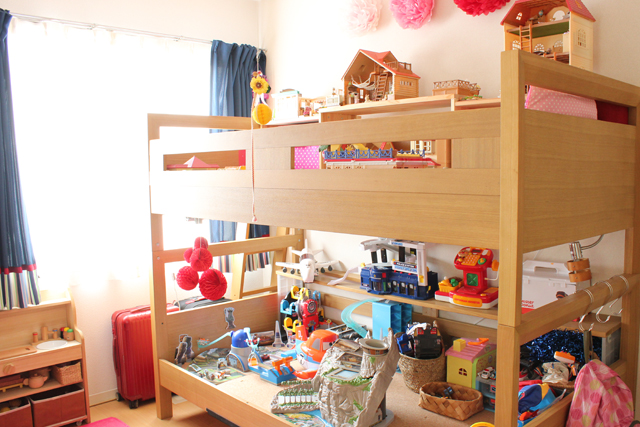 2段ベッドは子どもの寝る場所？ いいえ、“おもちゃの寝る場所”にしたっていいんです
