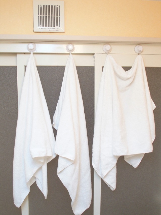 濡れたバスタオルをちょい干ししたい！“洗濯までに掛ける場所”を確保して、家族の置きっぱなしを解決！