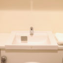 トイレの小さな洗面台掃除にぴったり！「カインズ」の貼り付くコンパクトスポンジ