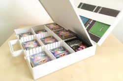 「無印良品」の「自立収納できるキャリーボックス」でポケモンカードをすっきり持ち運びやすく！