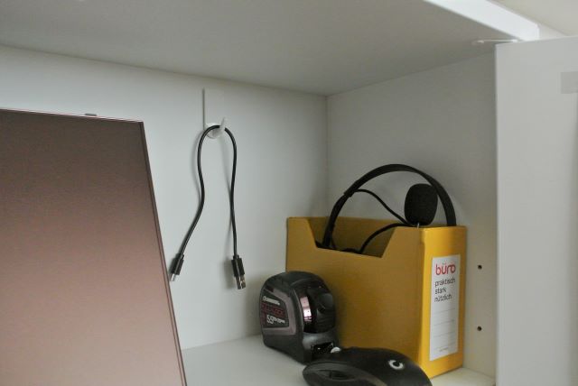 IKEA「エーケト」で、キッチンカウンター下に仕事道具の収納スペースを新設！開き戸収納を快適にするポイントは?!