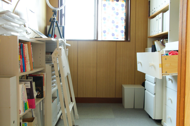 3畳納戸をワークスペース+物置でフル活用！狭くてもほぼ専用部屋にするためのアイデア