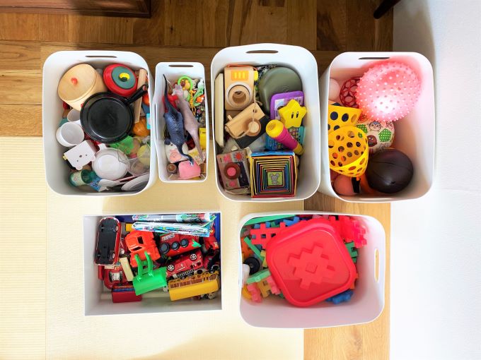 リビングのおもちゃの散らかりにイライラ！ 5分ですっきり片づく収納法の秘訣とは？