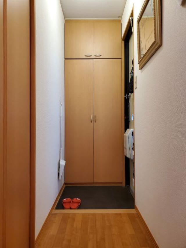 畳半分しかない狭い玄関をスッキリ使いたい！収納のアイデア3選