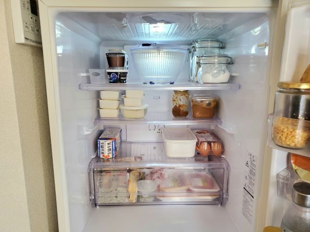 3人家族の小さすぎる冷蔵庫。使いやすさのカギは「冷蔵庫の基本」を守ることでした 
