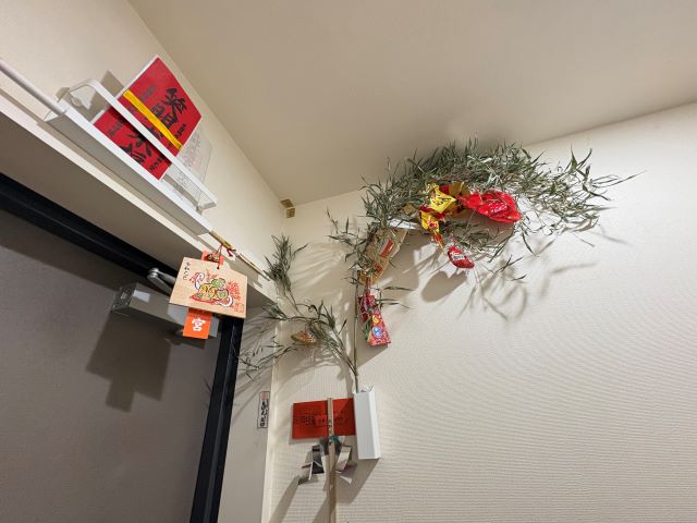 狭い玄関で機能的にモノが置ける！山崎実業の“浮かせる玄関収納”おすすめ5選！