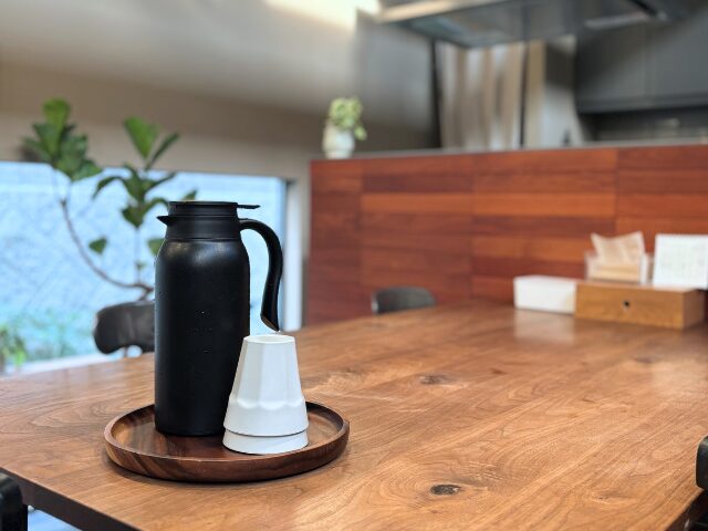夏の水分補給をもっとラクに！子どもが自立する“セルフお茶ステーション”