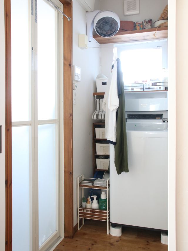 絡まるハンガー、散らかる洗濯グッズ……、洗濯機まわりのイライラを解消するDIYアイデア3つ