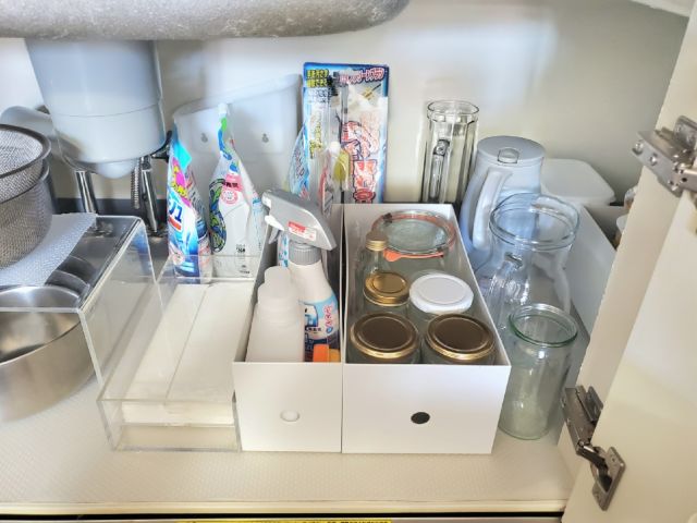 観音開きのシンク下の「使いにくい」を解決！無印良品と100均で叶えた4つの収納アイデア
