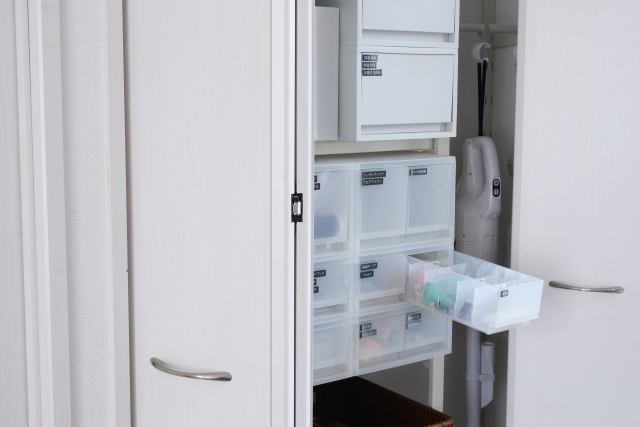 バラバラになりがちな電池の収納、無印の引き出しで「交換・管理・処分」を1つに 