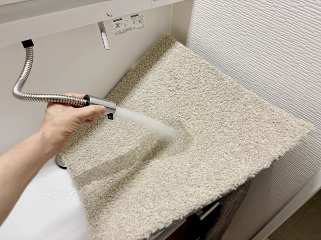 賃貸OK！床をキレイに保ち防音効果も！カット自由・部分洗い可のタイルカーペットのすすめ