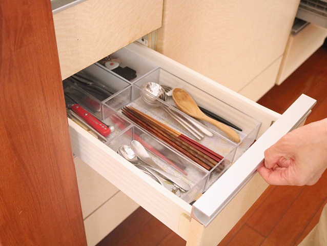 「引き出しがごちゃつく…」を解決！カトラリー収納がすっきり整う3ステップ