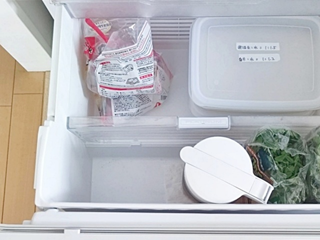 100均セリア「フタが立つケース」は実は本体も優秀だった！冷蔵庫収納の活用術3選 