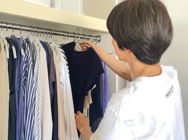 【50代必見】洋服を59枚に厳選できた！着心地も収納も快適になる見直しのコツ