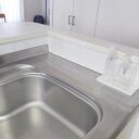 片づけたのにモヤモヤする！キッチンシンクの水はね対策とスッキリさせるコツ