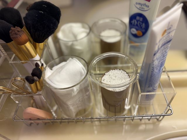 隠す収納をやめたら家族が変わった！洗面台を「無印良品」のアクリル収納で“見せる収納”に